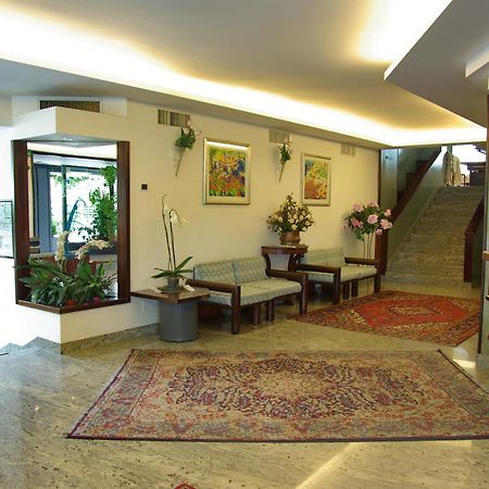 Zenit Hotel ジュリアノーヴァ エクステリア 写真