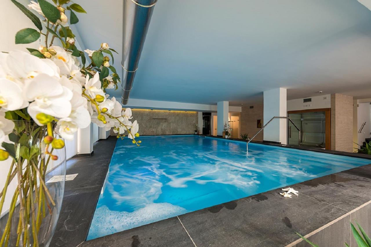Zenit Hotel ジュリアノーヴァ エクステリア 写真